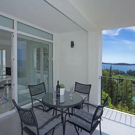 Blue Bay Apartment *